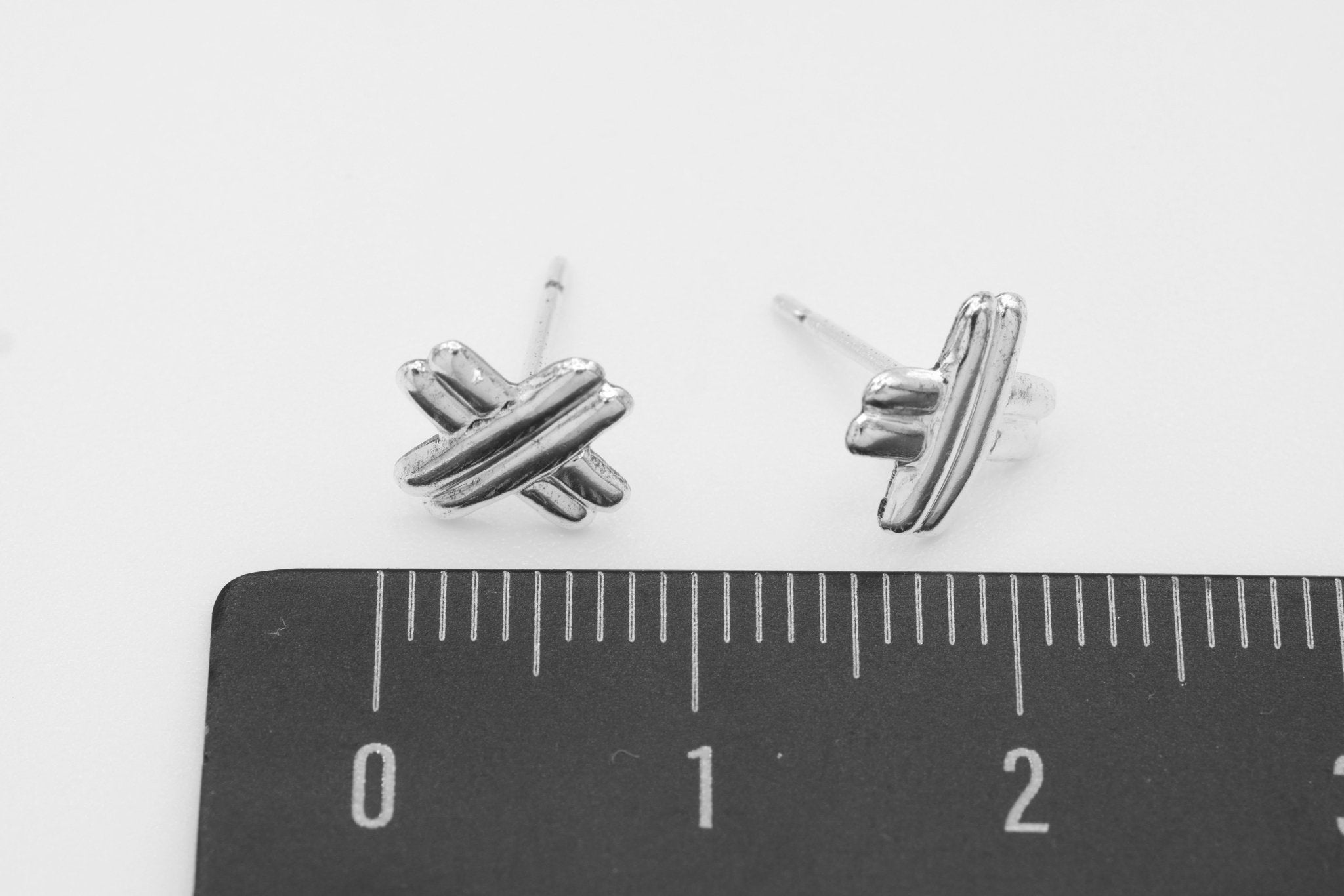 Crisscross Stud Earring, 925 Sterling Silver, 8mm x 8mm, Wholesale, Crossed Bar Dainty Minimalist Jewelry Earrings - HarperCrown