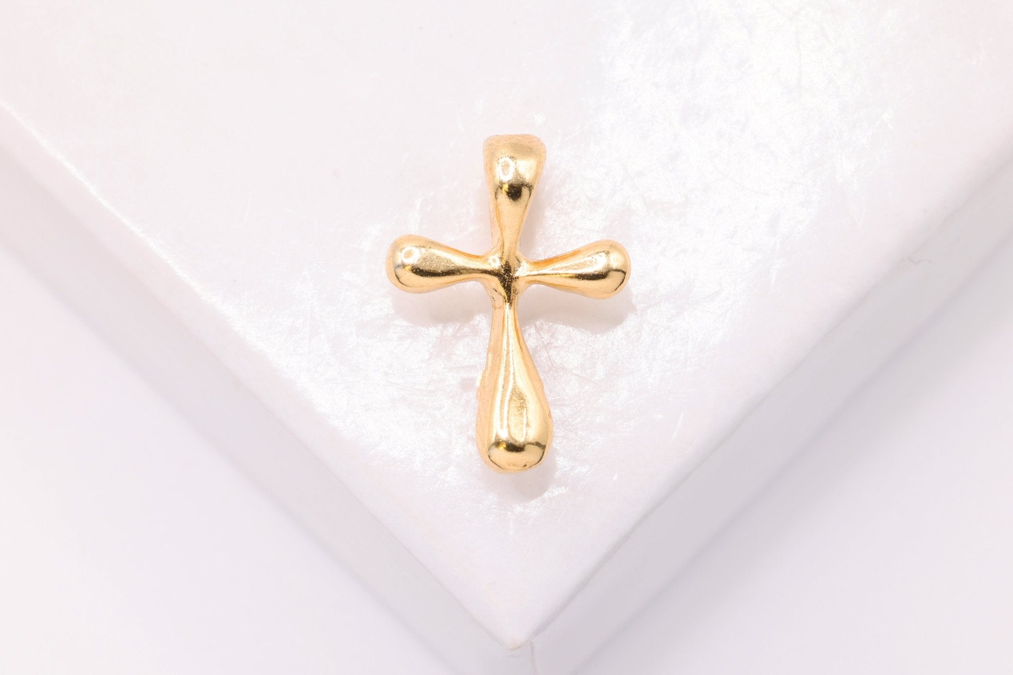 Cross Charm Pendant, Wholesale, 18K Gold - Plated 925 Sterling Silver, 13mm x 9mm - HarperCrown