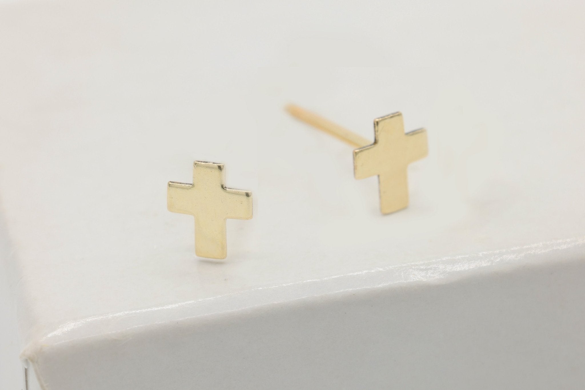 Cross Stud Earring, 14/20 Gold - Filled, 5mm x 4mm, Wholesale, Pay Per Piece - HarperCrown