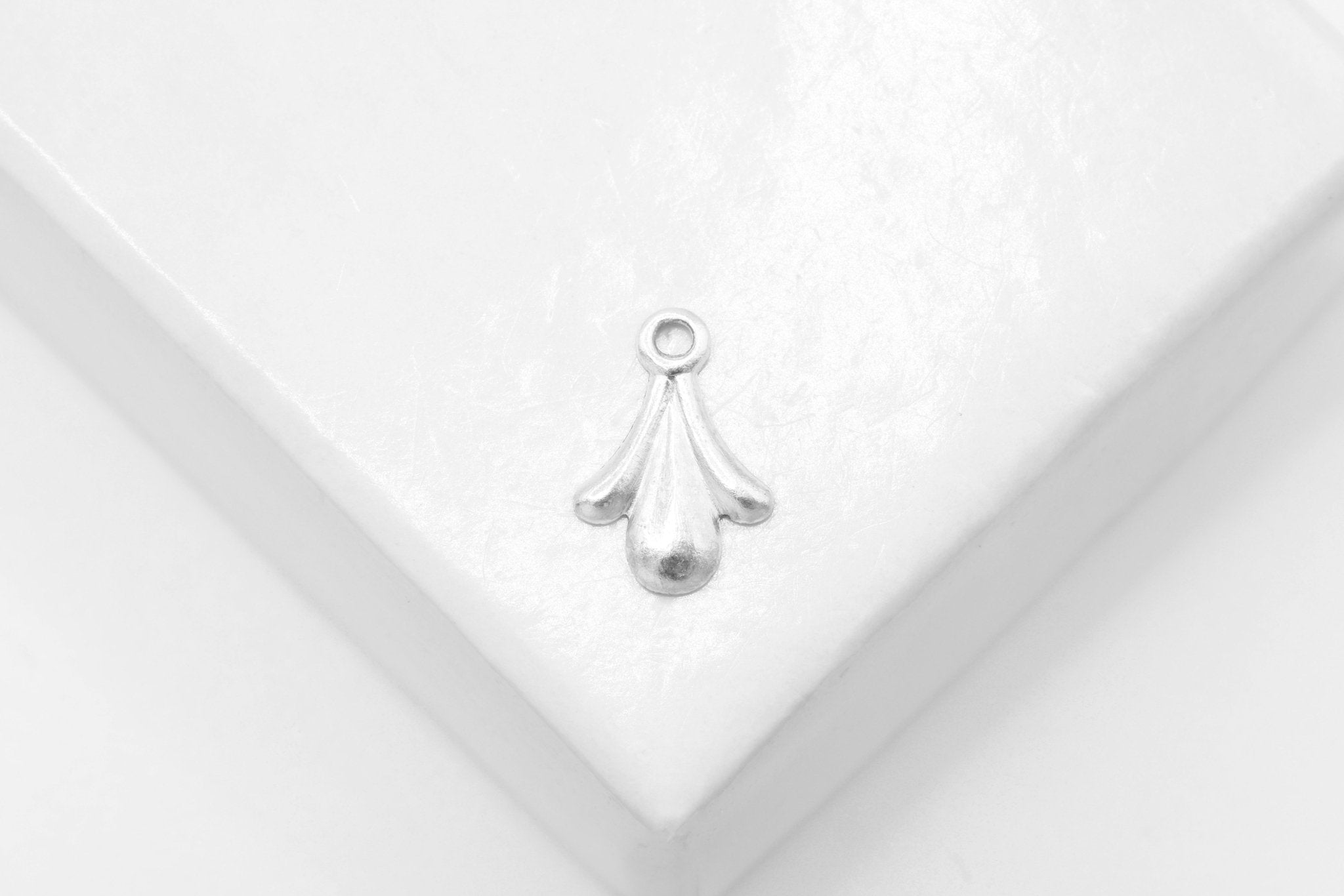 Floral Drop Charm, Wholesale, 925 Sterling Silver, 10mm x 7mm, Fleur - de - lis Ornate Vintage - HarperCrown