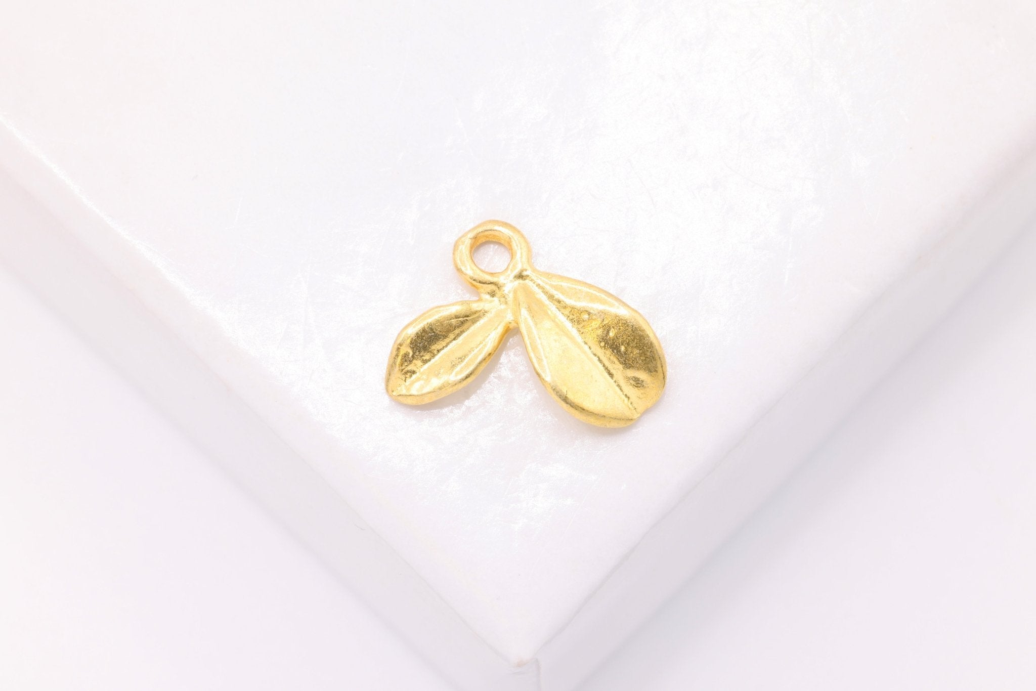 Flower Petal Charm, Wholesale, 14K Solid gold, 10mm x 9mm, Daisy Calla Lilly Flower Petal Drop - HarperCrown