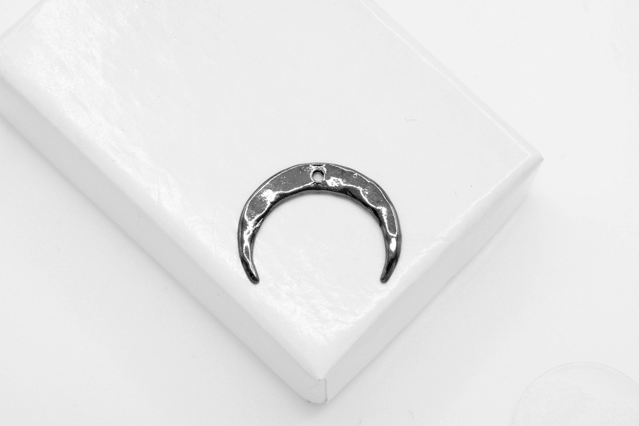 Hammered Crescent Moon Charm, Wholesale, 18K Black Gold - Plated 925 Sterling Silver, 17mm x 13mm - HarperCrown