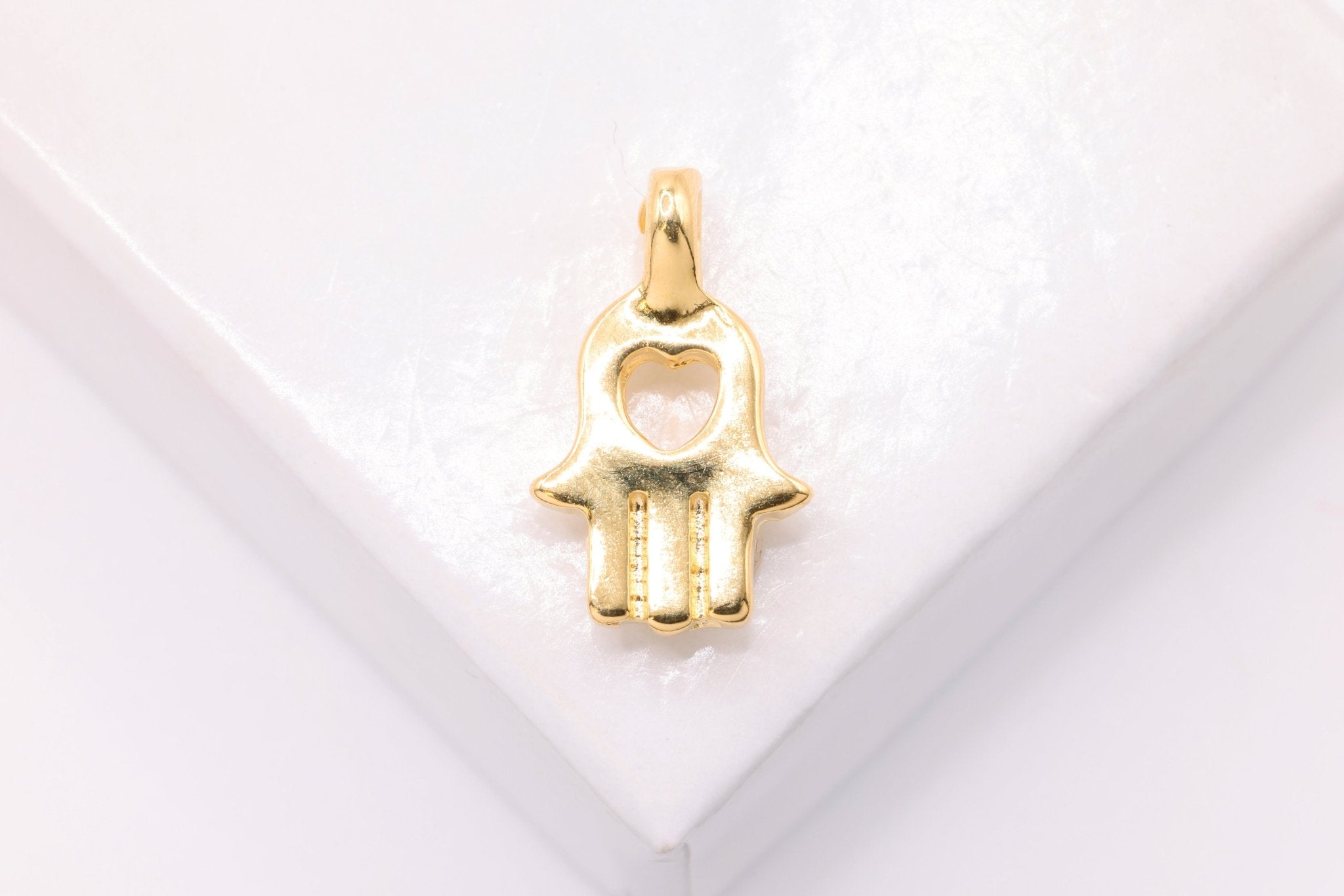 Hamsa Hand With Heart Charm, Wholesale, 14K Solid Gold, 14mm x 9mm, Love Yoga - HarperCrown