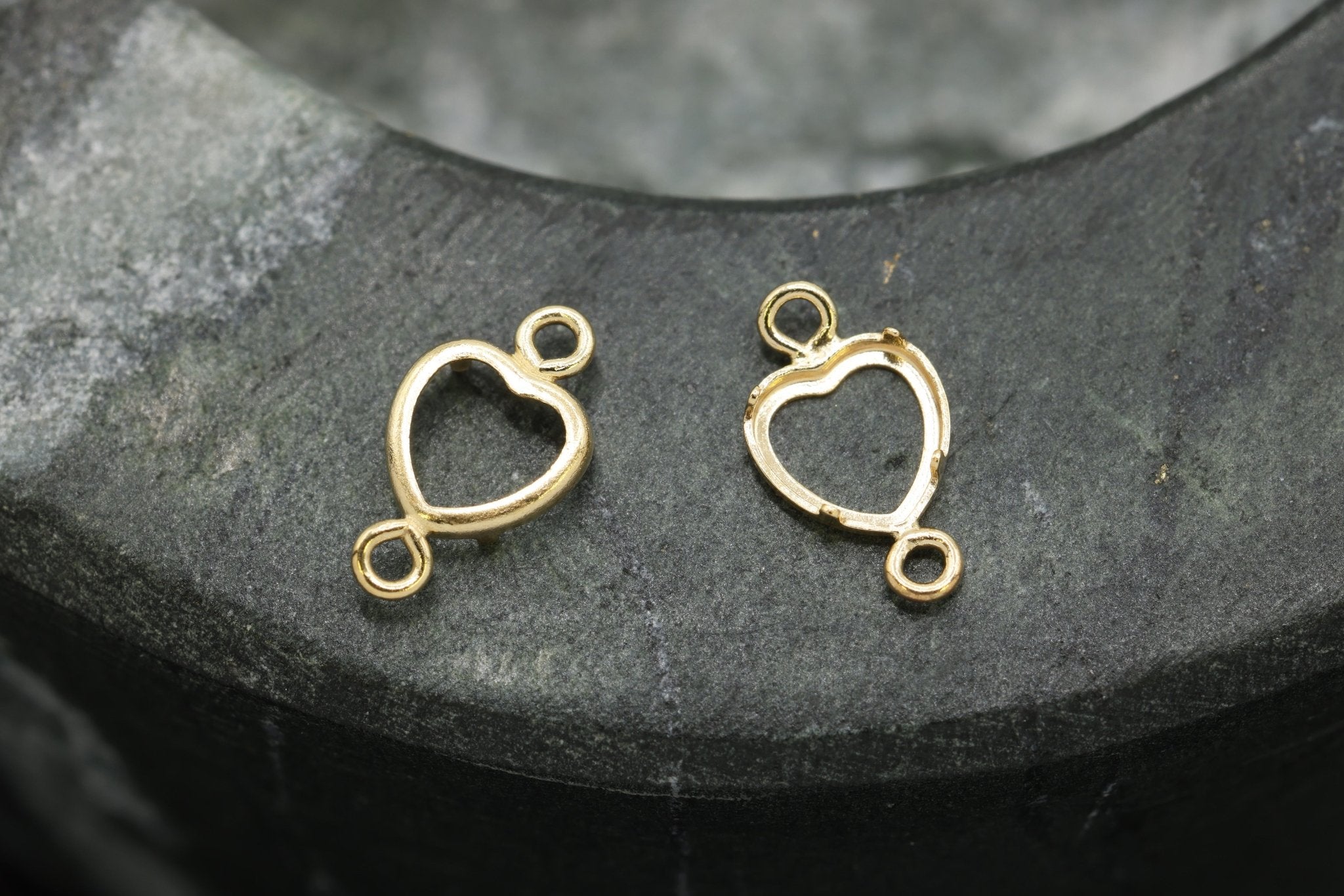 Heart Connector Bezel Self Set Bracket Charm, 14/20 Gold-Filled, 4mm x 4mm, Wholesale, Jewelry Making Charm - HarperCrown