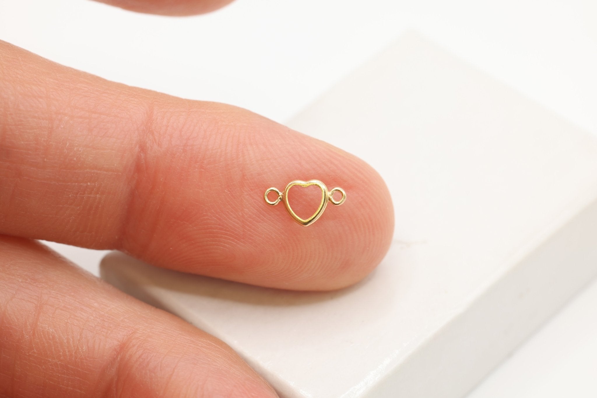 Heart Connector Bezel Self Set Bracket Charm, 14/20 Gold-Filled, 4mm x 4mm, Wholesale, Jewelry Making Charm - HarperCrown