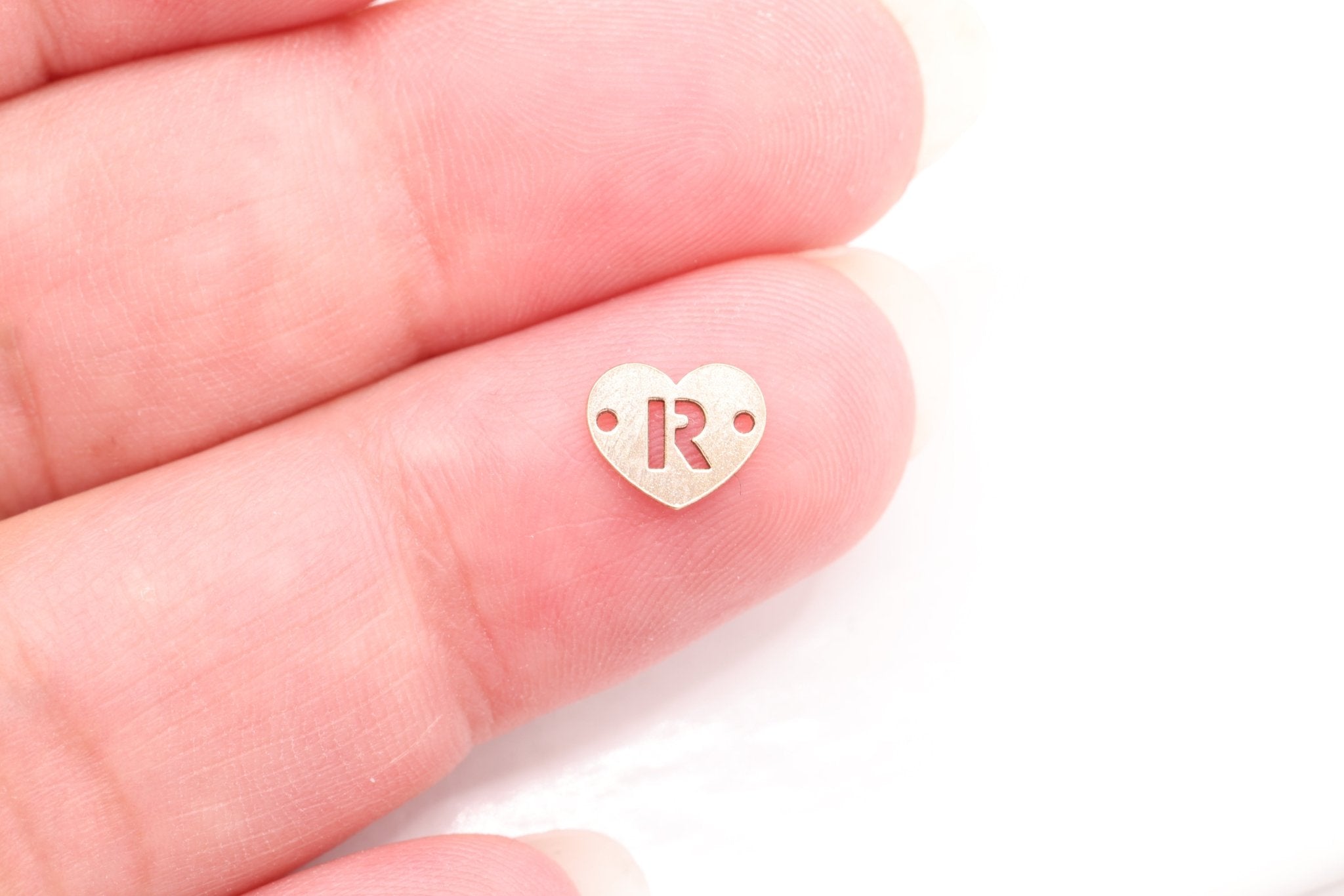 Letter Heart Connector Charm A - Z, Wholesale, 14/20 Gold - Filled, 8mm x 6mm, Alphabet Personalized Permanent Jewelry Charm - HarperCrown