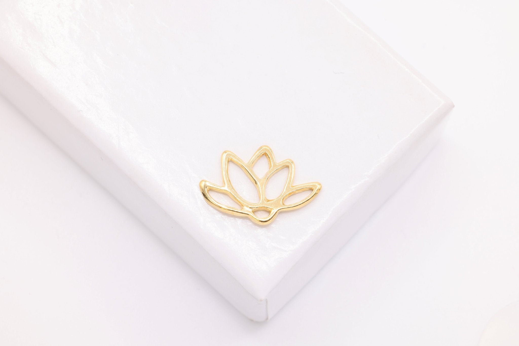 Lotus Flower Charm, Wholesale 14K Gold, 15mm x 9mm - HarperCrown