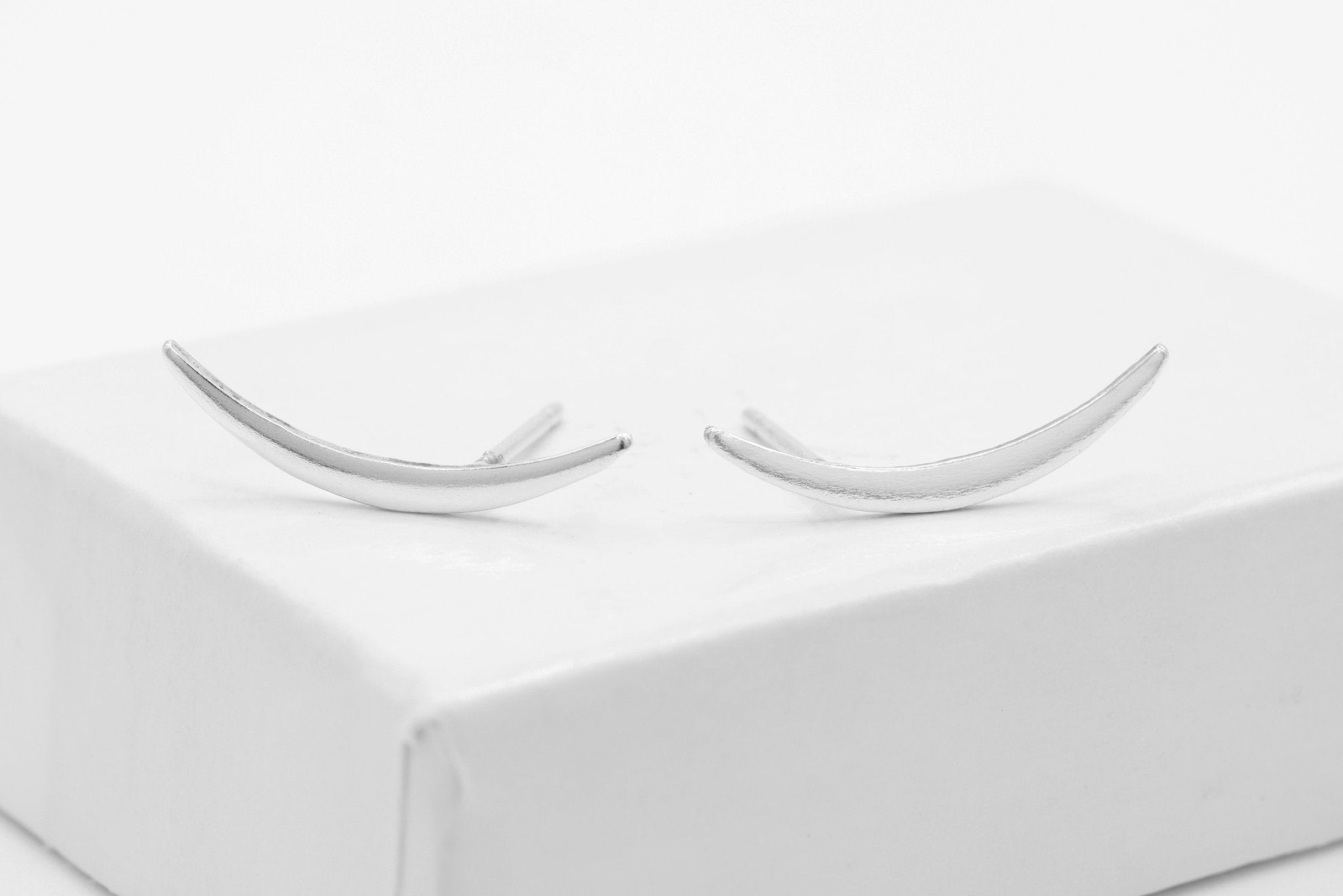 Moon Crawler Earring, 925 Sterling Silver, 16mm x 4mm, Wholesale, Celestial Crescent Moon Dainty Minimalist Jewelry Earrings - HarperCrown