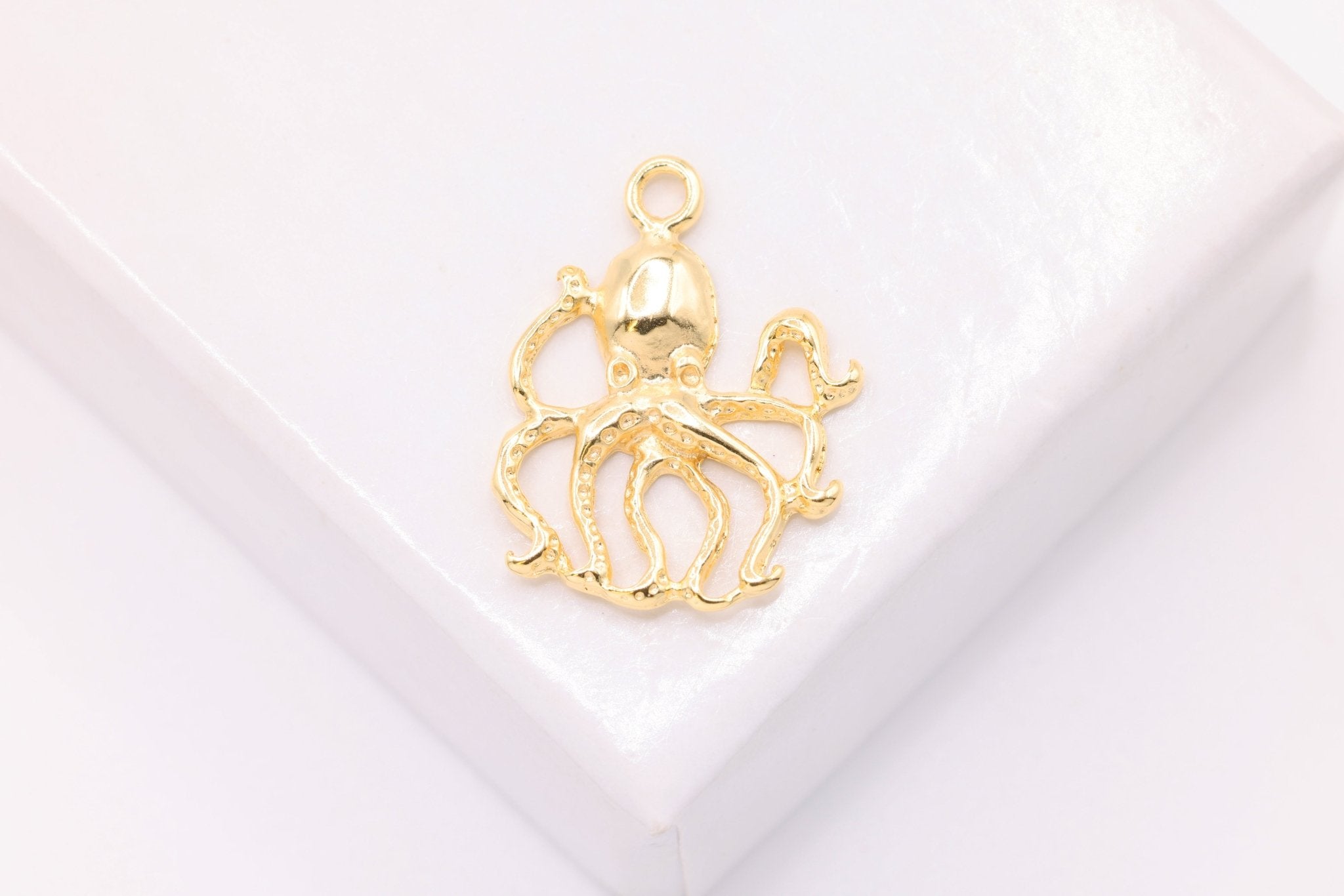 Octopus Charm, Wholesale, 14K Solid Gold, 15mm x 12mm, Sea Life Creature - HarperCrown