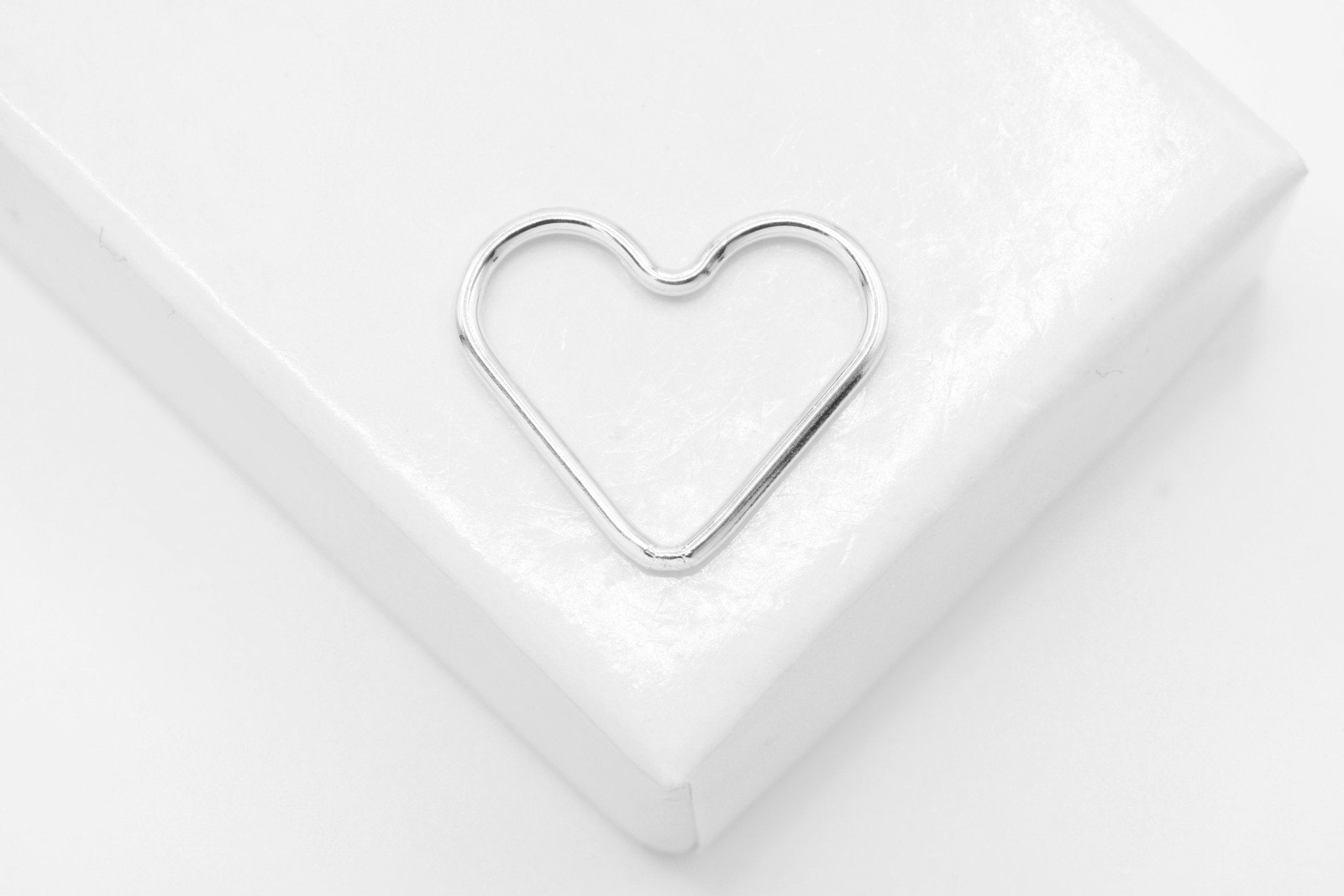 Open Wire Heart, Wholesale, 925 Sterling Silver, 15mm x 12mm, 18 Gauge, Heart Connector Link Spacer Jewelry Supplies Jump Rings - HarperCrown