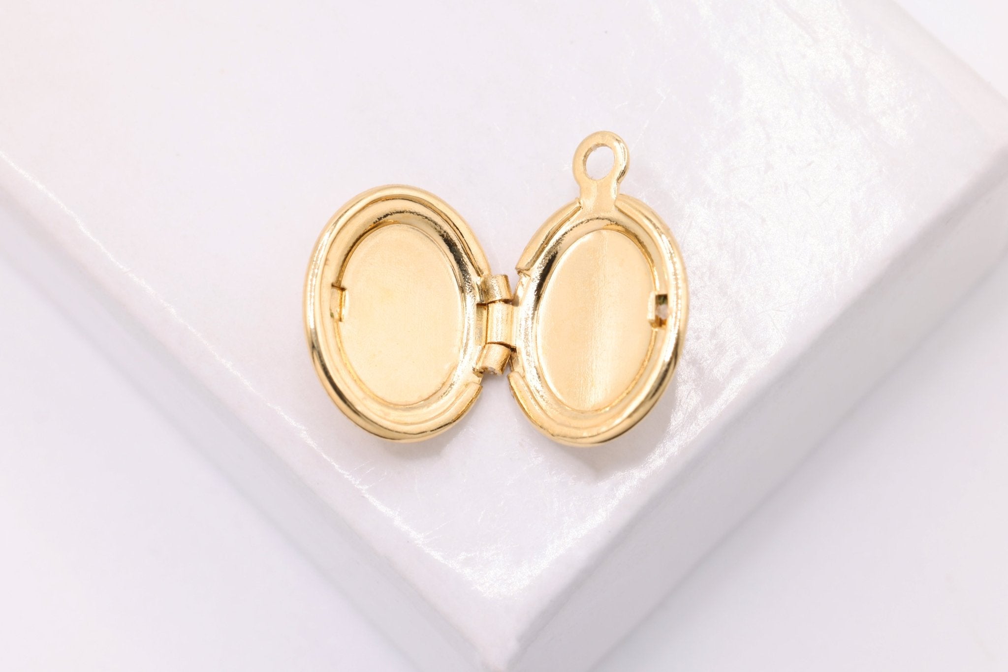 Oval Photo Locket Pendant Charm, Wholesale, 14/20 Gold - Filled, 16mm x 10mm, DIY Jewelry Supplies - HarperCrown