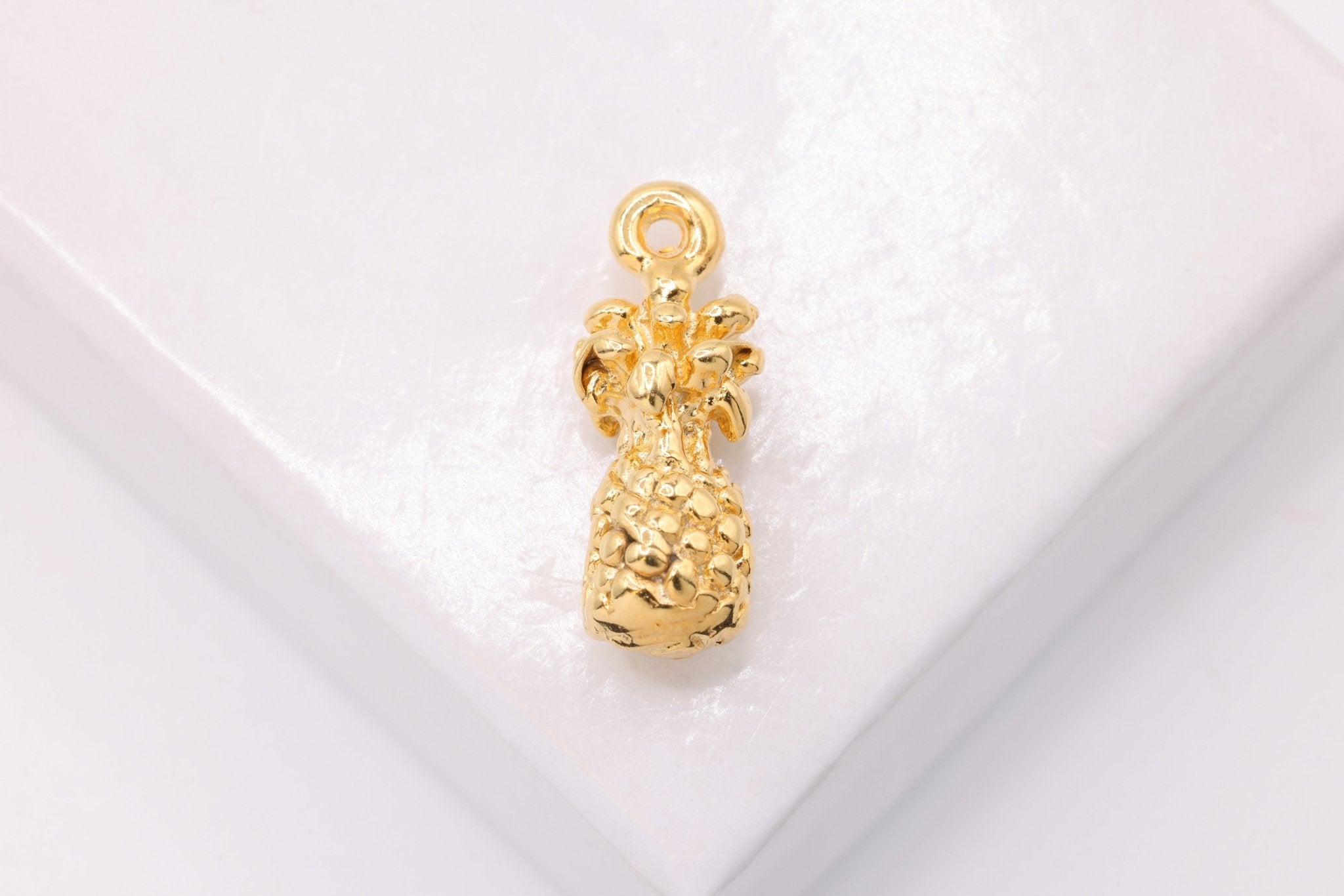 Pineapple Charm, Wholesale, 14K Solid Gold, 13mm x 6mm, Hawaiian Pineapple Fruit - HarperCrown