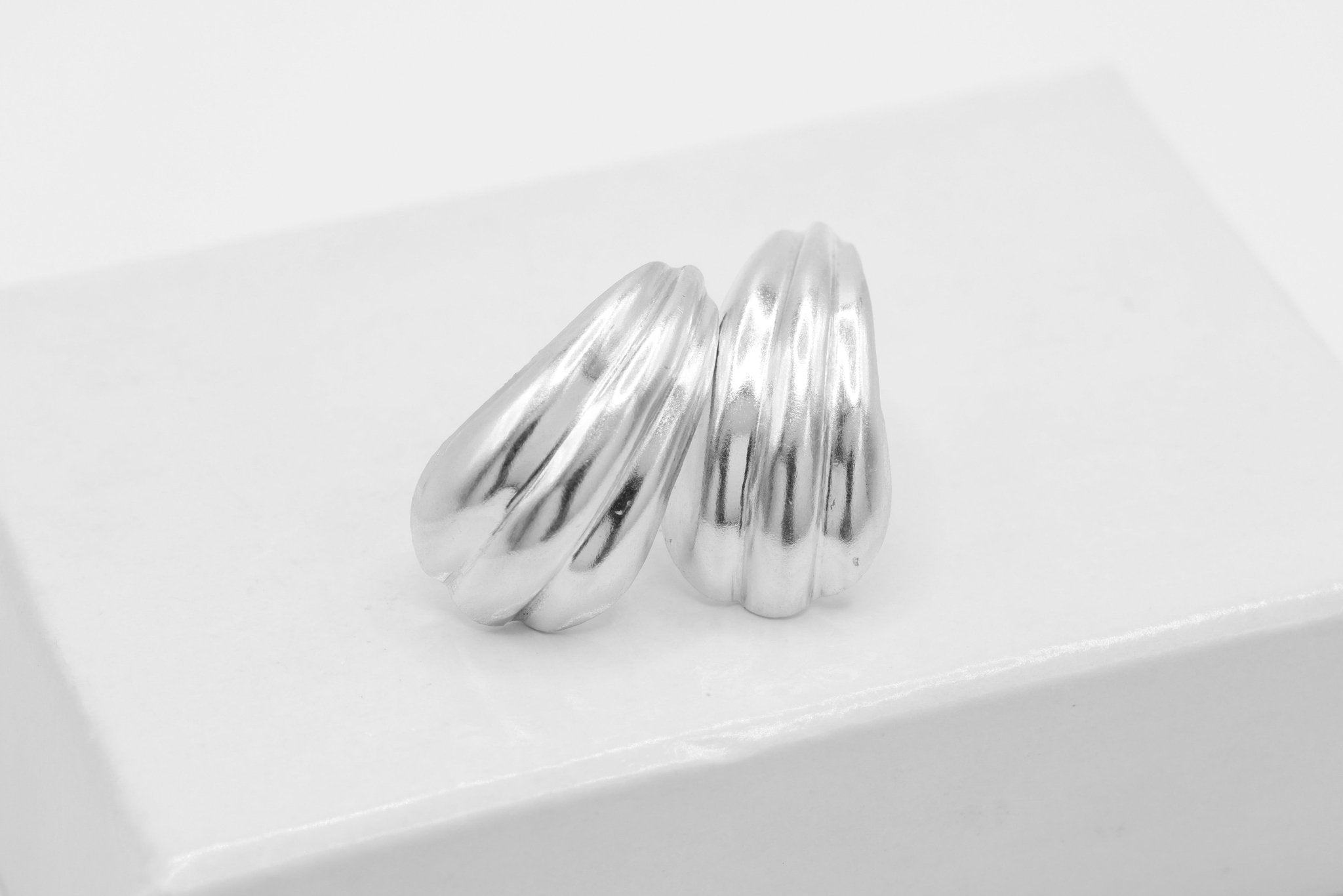 Ribbed Teardrop Earring, 925 Sterling Silver, 13mm x 8mm, Wholesale, Shell Fluted Tear Drop Wholesale Jewelry Earrings - HarperCrown