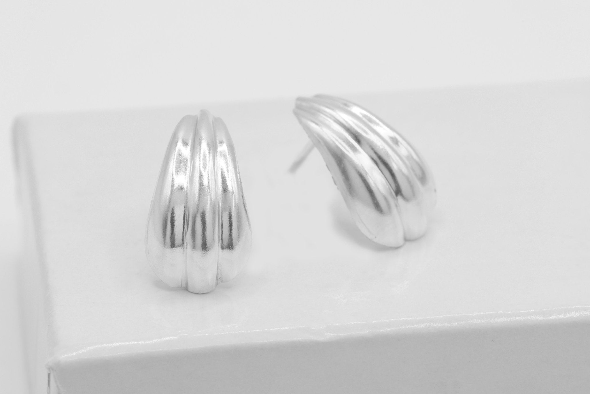 Ribbed Teardrop Earring, 925 Sterling Silver, 13mm x 8mm, Wholesale, Shell Fluted Tear Drop Wholesale Jewelry Earrings - HarperCrown