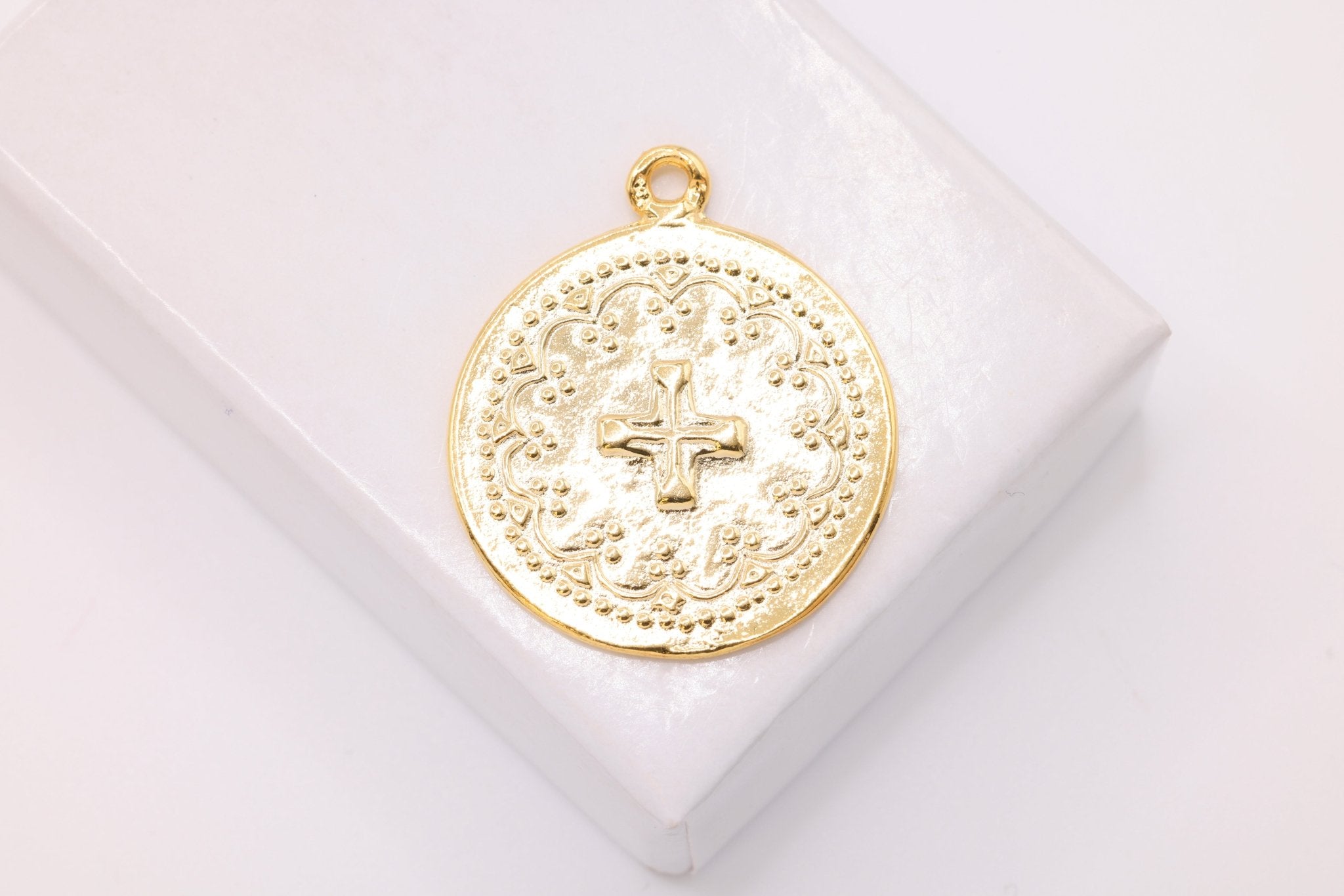 Round Cross Pendant, 14K Solid Gold, 25mm x 21mm, Communion Christian Catholic Cross - HarperCrown