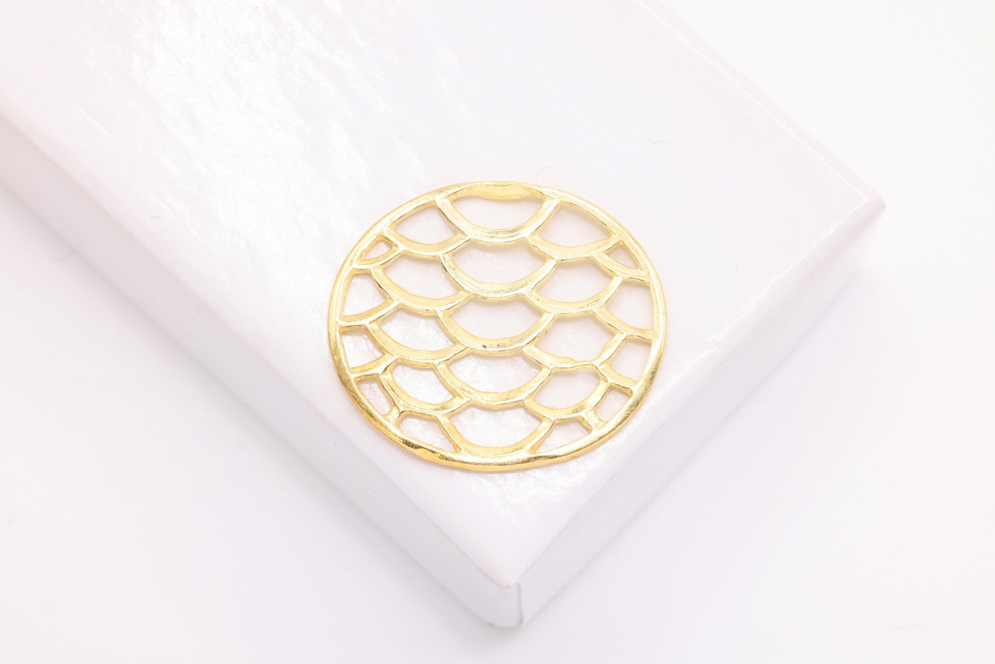 Round Filigree Connector Charm, Wholesale, 14K Gold, 20mm x 18mm - HarperCrown