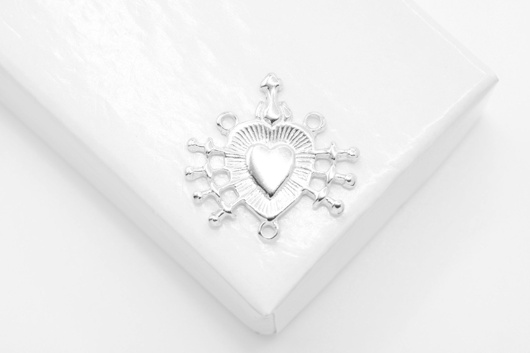 Sacred Heart Charm, Wholesale, 925 Sterling Silver, 18mm x 18mm, Love - HarperCrown