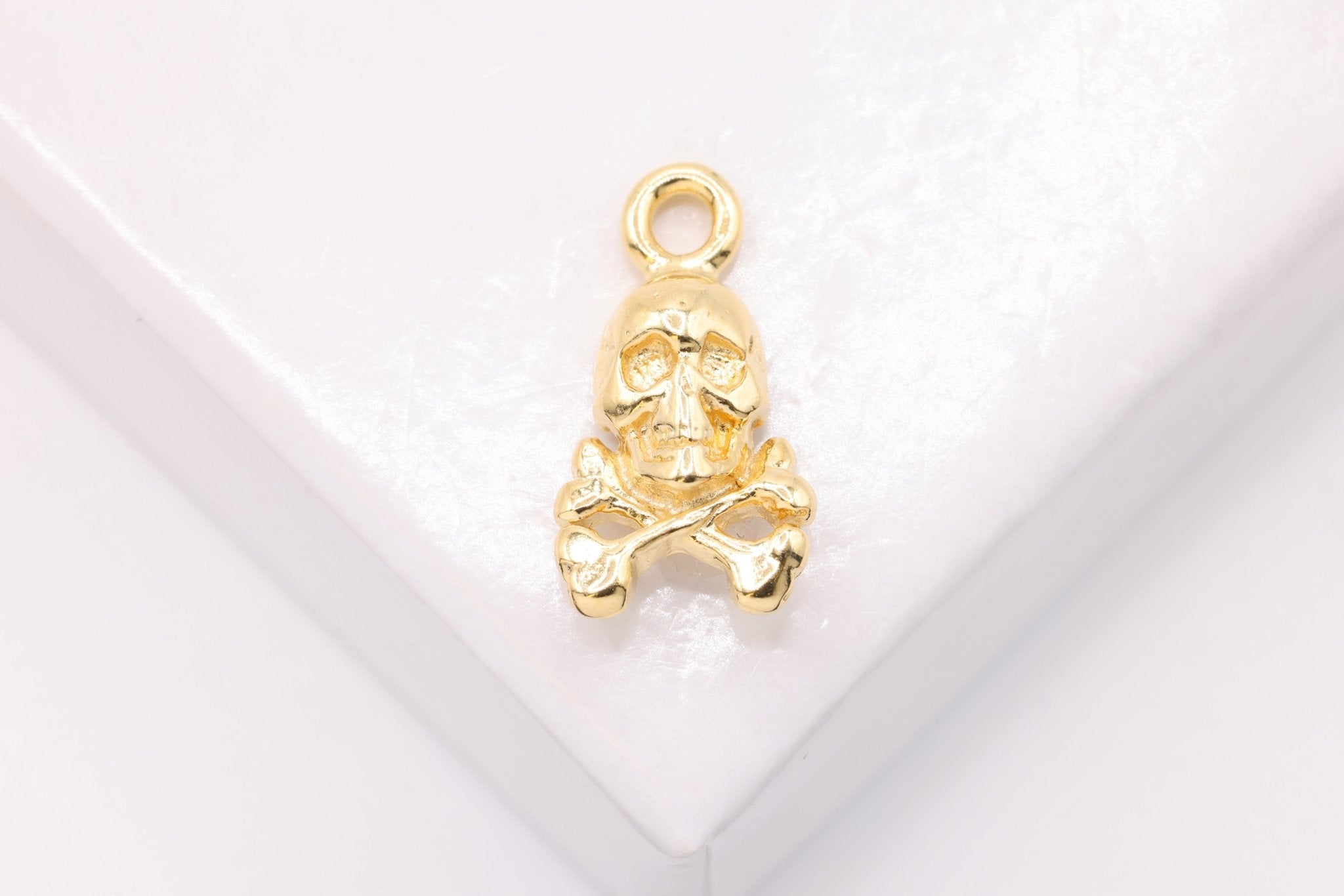 Skull and Bones Charm, Wholesale, 14K Solid Gold, 14mm x 7mm, Tropical Pirate Caribbean - HarperCrown