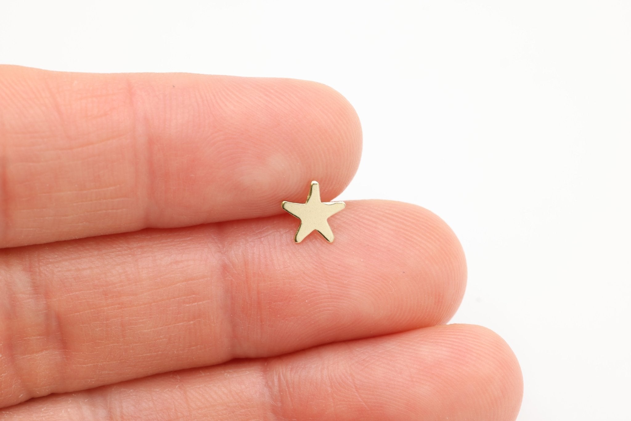 Star Stud Earring, 14/20 Gold - Filled, 8mm x 8mm, Wholesale, Celestial Shooting Star Dainty Minimalist Jewelry Earrings - HarperCrown