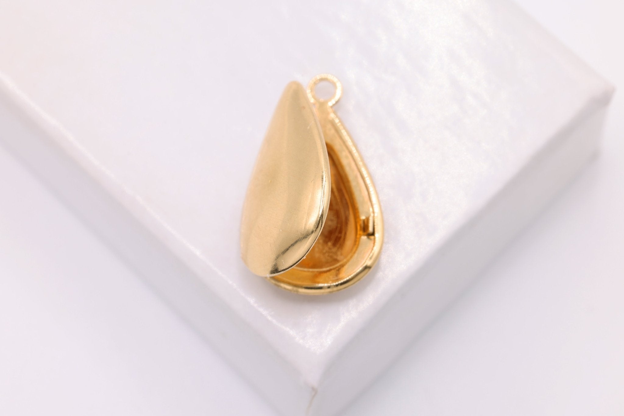 Tear Drop Photo Locket Pendant Charm, Wholesale, 14/20 Gold - Filled, 15mm x 10mm, DIY Jewelry Supplies - HarperCrown