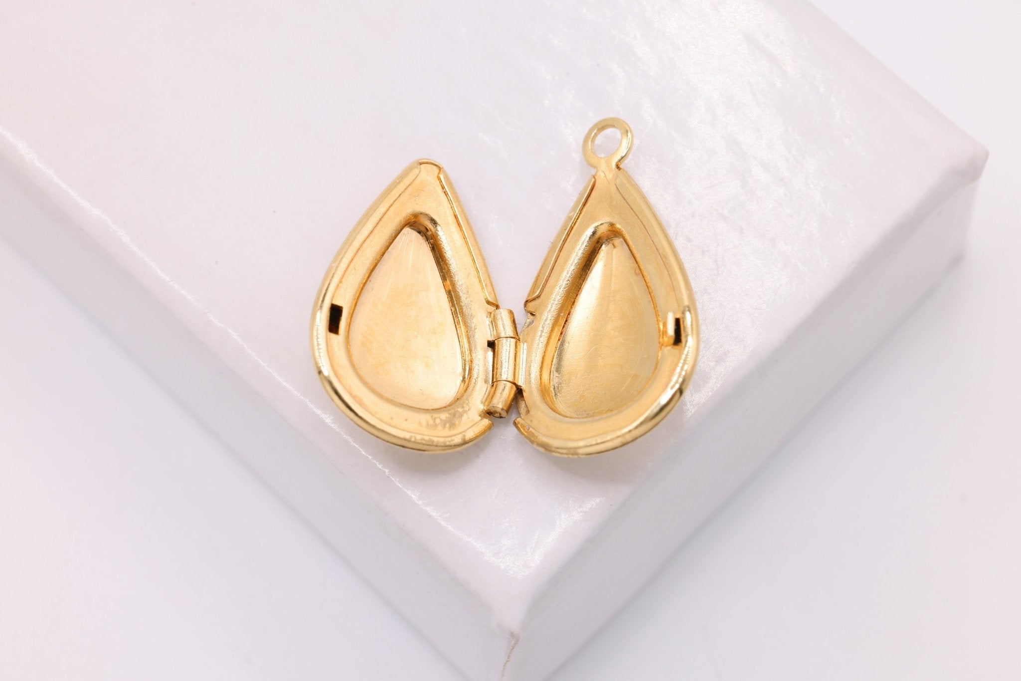 Tear Drop Photo Locket Pendant Charm, Wholesale, 14/20 Gold - Filled, 15mm x 10mm, DIY Jewelry Supplies - HarperCrown