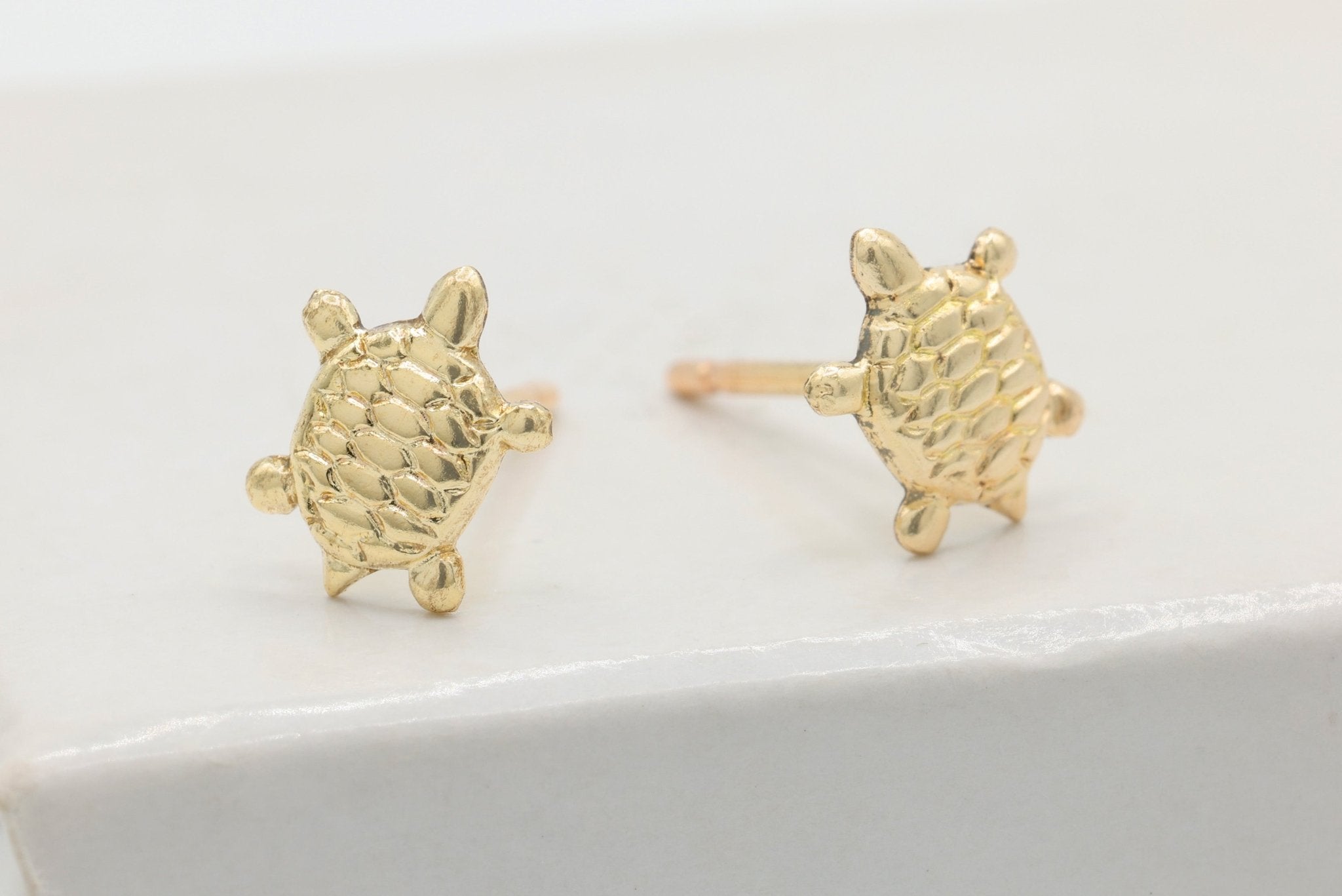 Turtle Stud Earring, 14/20 Gold - Filled, 8mm x 5mm, Wholesale, Sea Turtle Dainty Minimalist Jewelry Earrings - HarperCrown