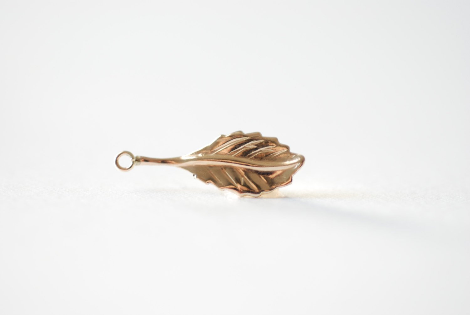 Leaf Charms, Wholesale, 14/20 Gold-Filled, 21mm x 7mm, Drops Dangles Leaves Nature Leaves Petal