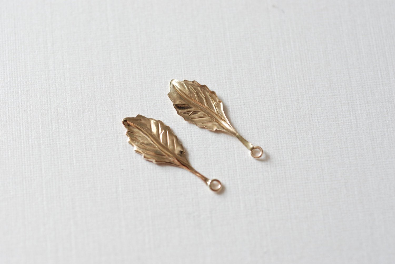 Leaf Charms, Wholesale, 14/20 Gold-Filled, 21mm x 7mm, Drops Dangles Leaves Nature Leaves Petal