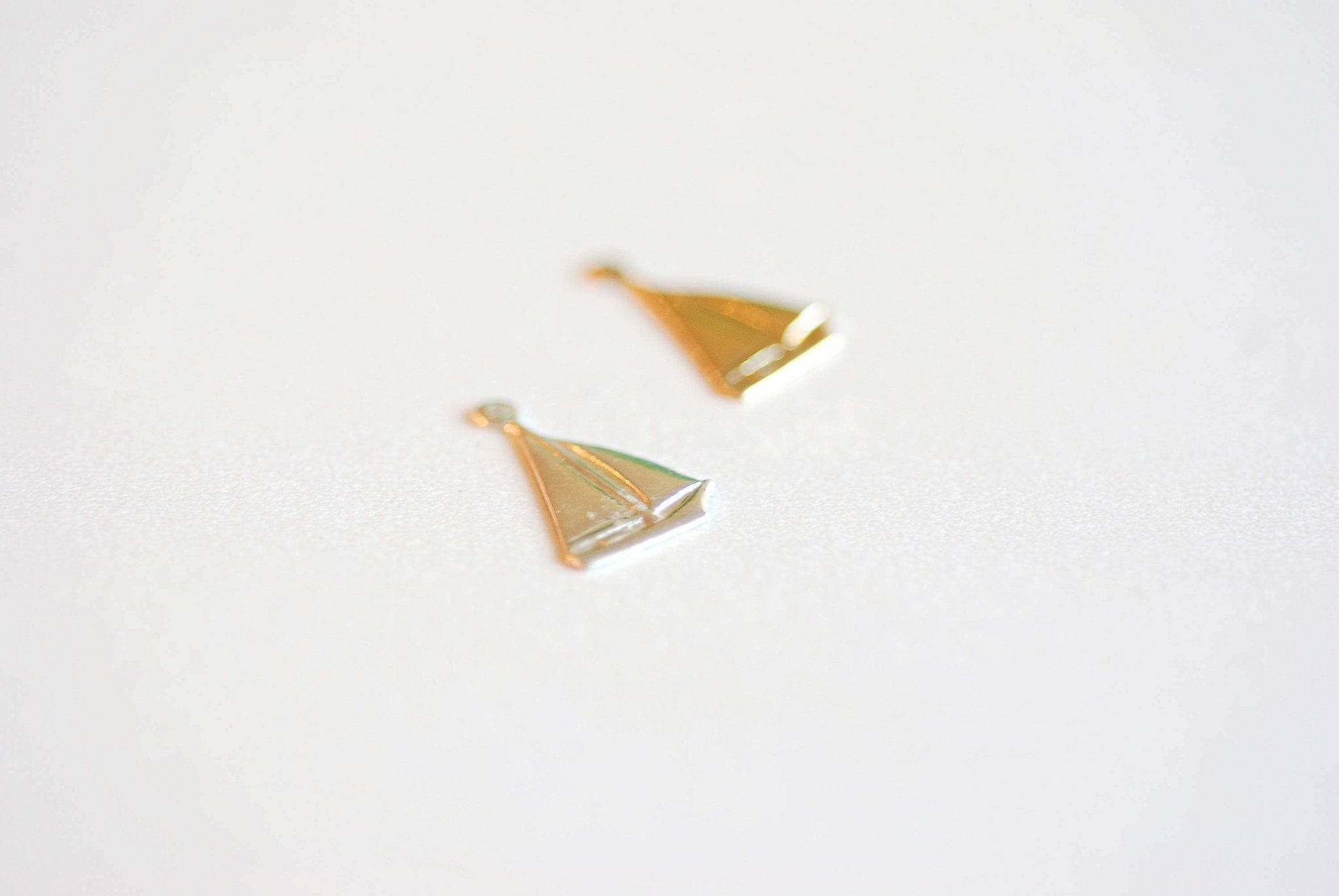 Sailboat Charm, Wholesale, 14/20 Gold-Filled, 15mm x 10mm, Sail Boat Ship Nautical Beach Sailing
