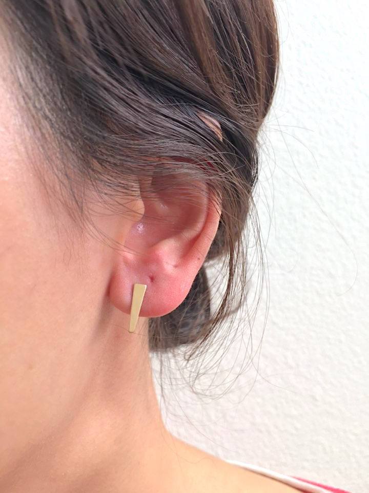 Wholesale 14K Gold Filled Spike Post Earrings- Simple Everyday Earrings, Minimalist earrings, spike stud earrings, triangle stud earrings, Bar Studs