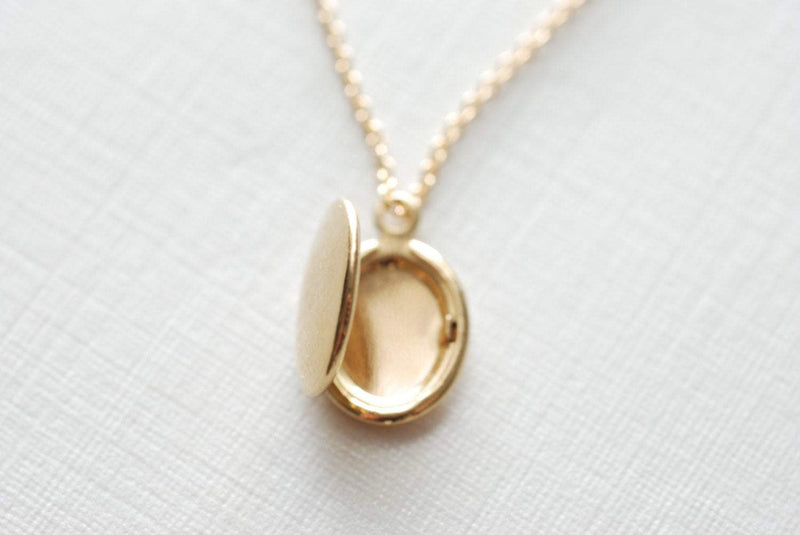 Dainty Gold Heart Lock Pendant Necklace For Women - Boutique Wear RENN