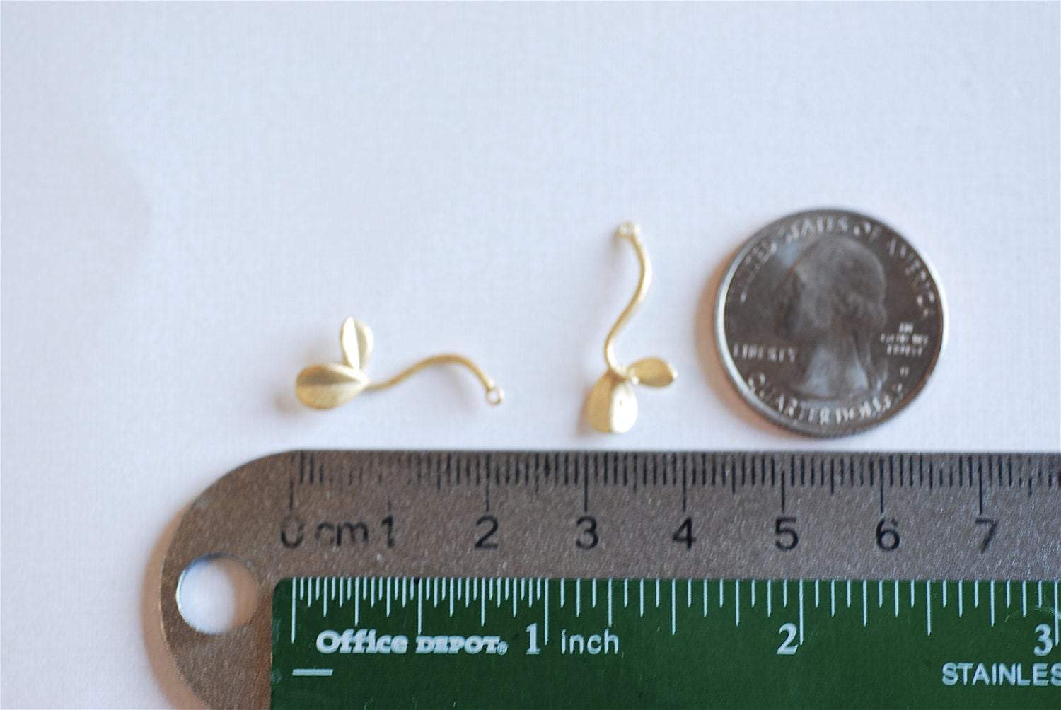 Matte Vermeil Gold Sprout Charm Connector- 22k gold plated Sterling Silver Sprout Connector, Alfalfa Sprout, Mung Bean Sprouts, Link, 196 - HarperCrown