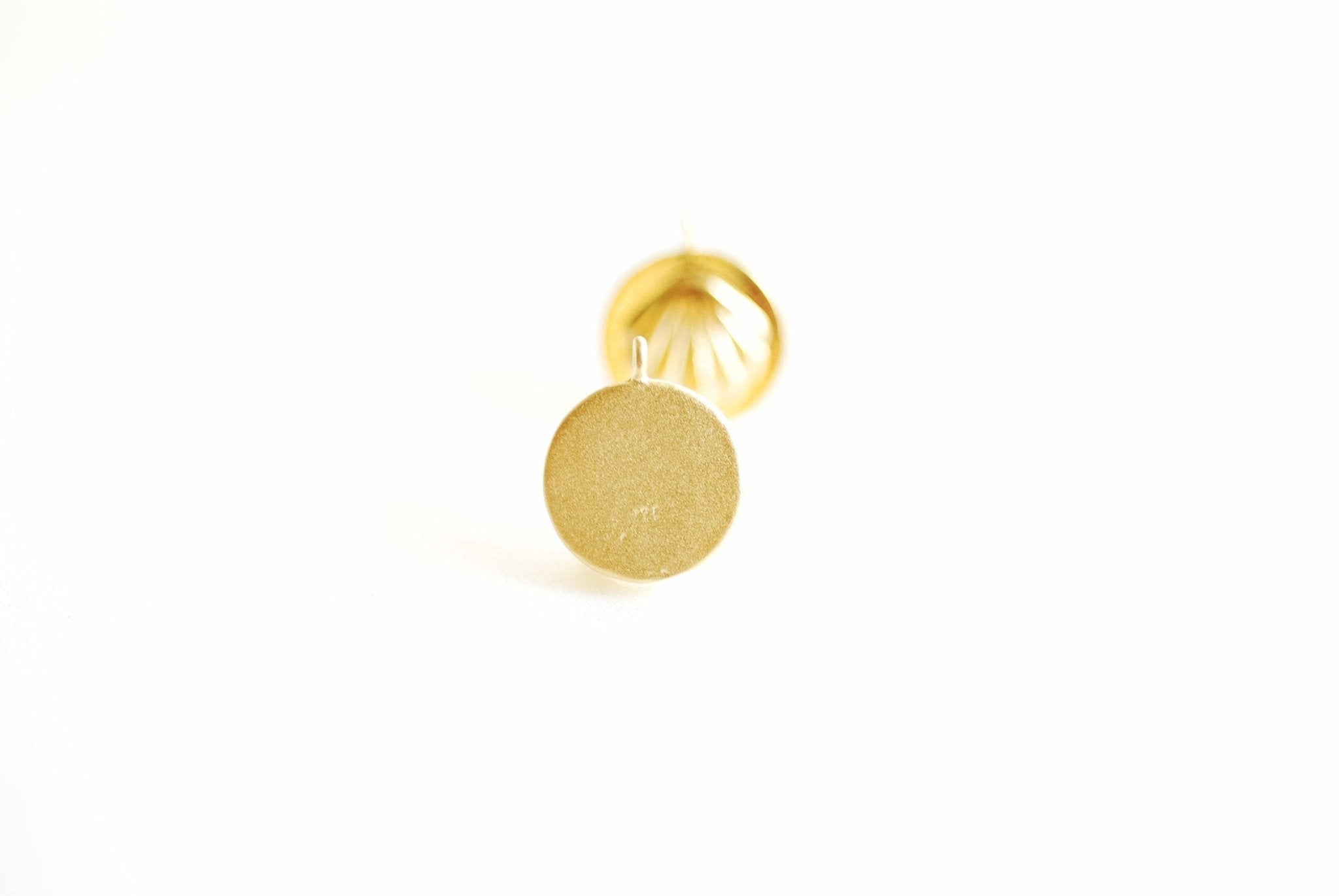Shell Round Disc Charm- Vermeil 18k gold plated 925 Sterling Silver, Clam Charm, Tropical Pendant, Coin Charm, beach, Ocean, Seashell, 470 - HarperCrown