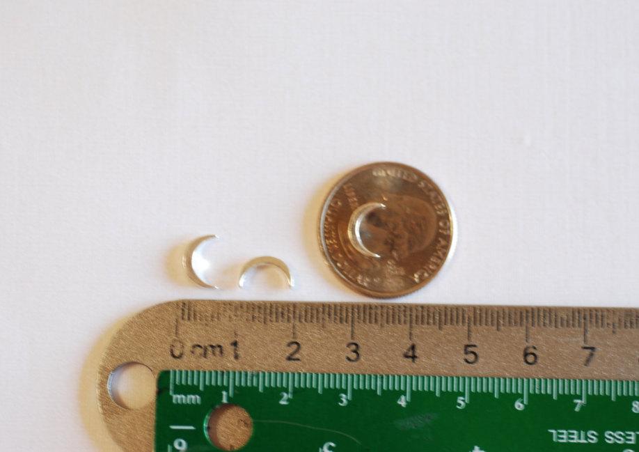 Shiny Gold Crescent Moon Beads Charm-22k gold plated Sterling Silver Vermeil Gold Moon Beads, Gold Half Moon Charm Pendant, Gold Moon, 268 - HarperCrown