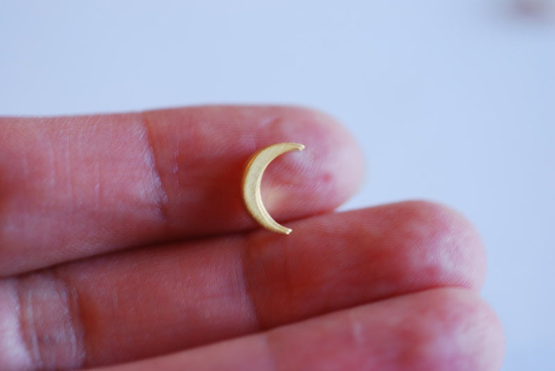 Shiny Gold Crescent Moon Beads Charm-22k gold plated Sterling Silver Vermeil Gold Moon Beads, Gold Half Moon Charm Pendant, Gold Moon, 268 - HarperCrown