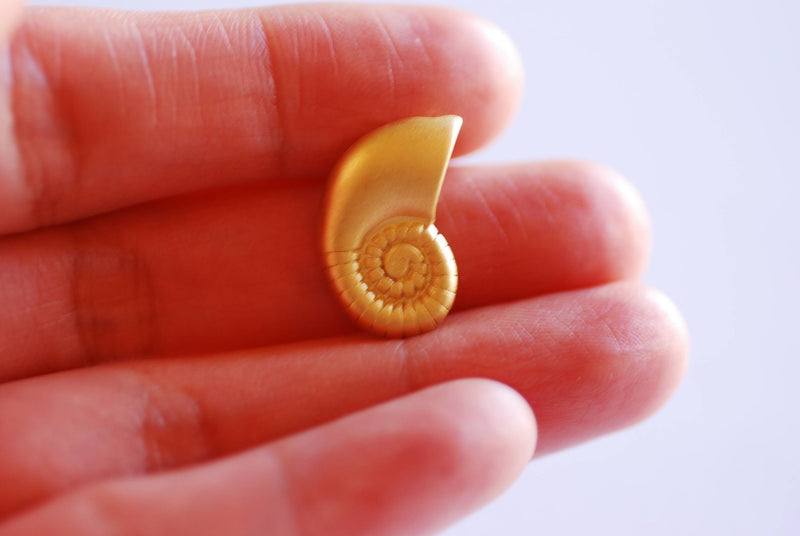 Shiny Gold Sea Snail Swirl Shell Charm Pendant- Vermeil 22k Gold Plated, Ocean Beach Conch Seashell Charm, Hermit Crab Shell, Nautilus, 358 - HarperCrown