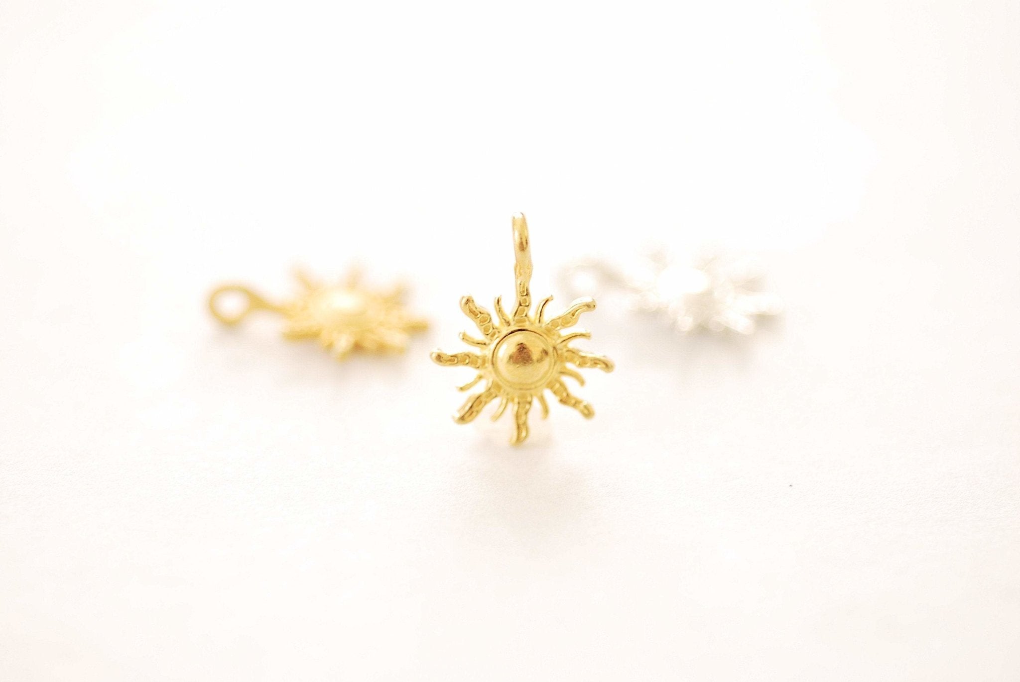 Vermeil Gold or Sterling Silver Sun charm Pendant Starburst Sun Rays Gold Sunshine Sky Celestial Polaris Wholesale Bulk Charms Jewelry J354 - HarperCrown